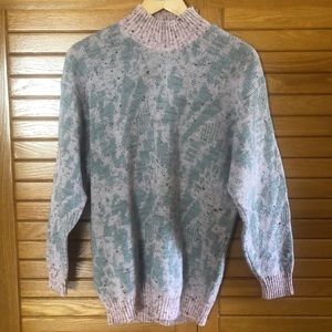 Vintage 90s DVF woman’s sweater (M/L)